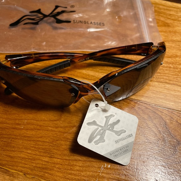 LoopX Sunglasses - Picture 2 of 4